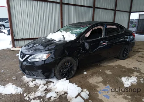 2018 Nissan Sentra S z USA, uszkodzony, nr VIN 3N1AB7AP8JY303895